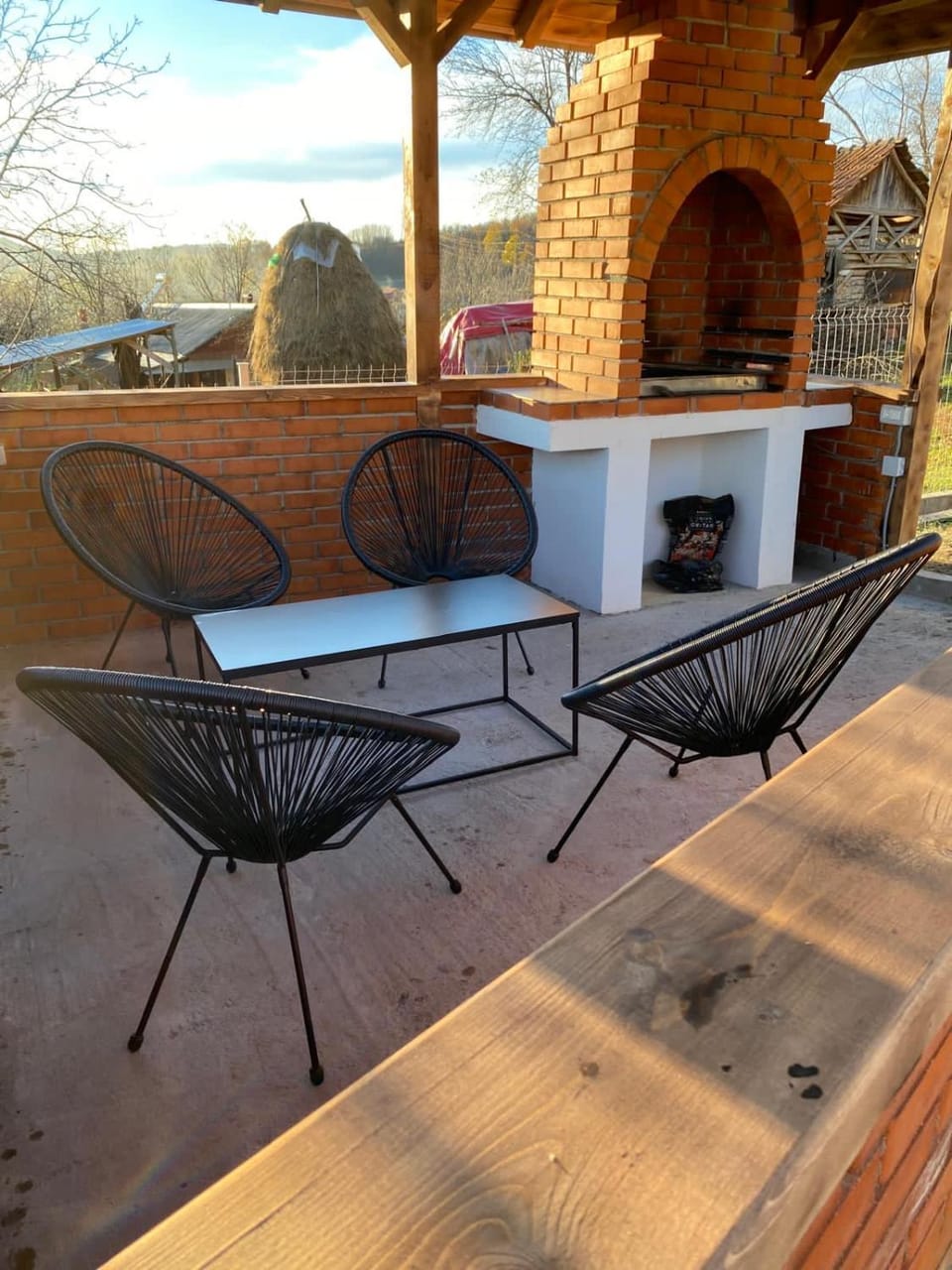 BBQ facilities, Seating area