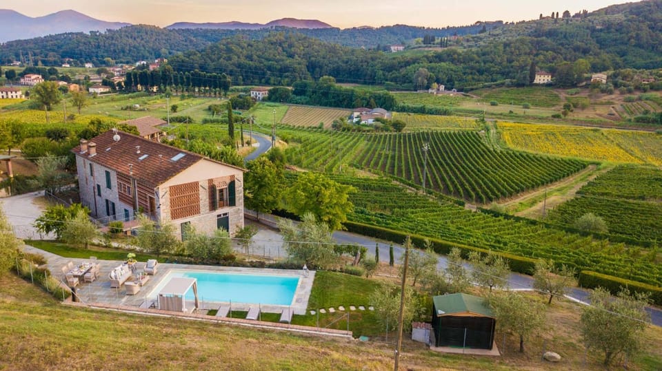 Valle del Sole Winery Farmhouse with Private Pool Villa in Lucca