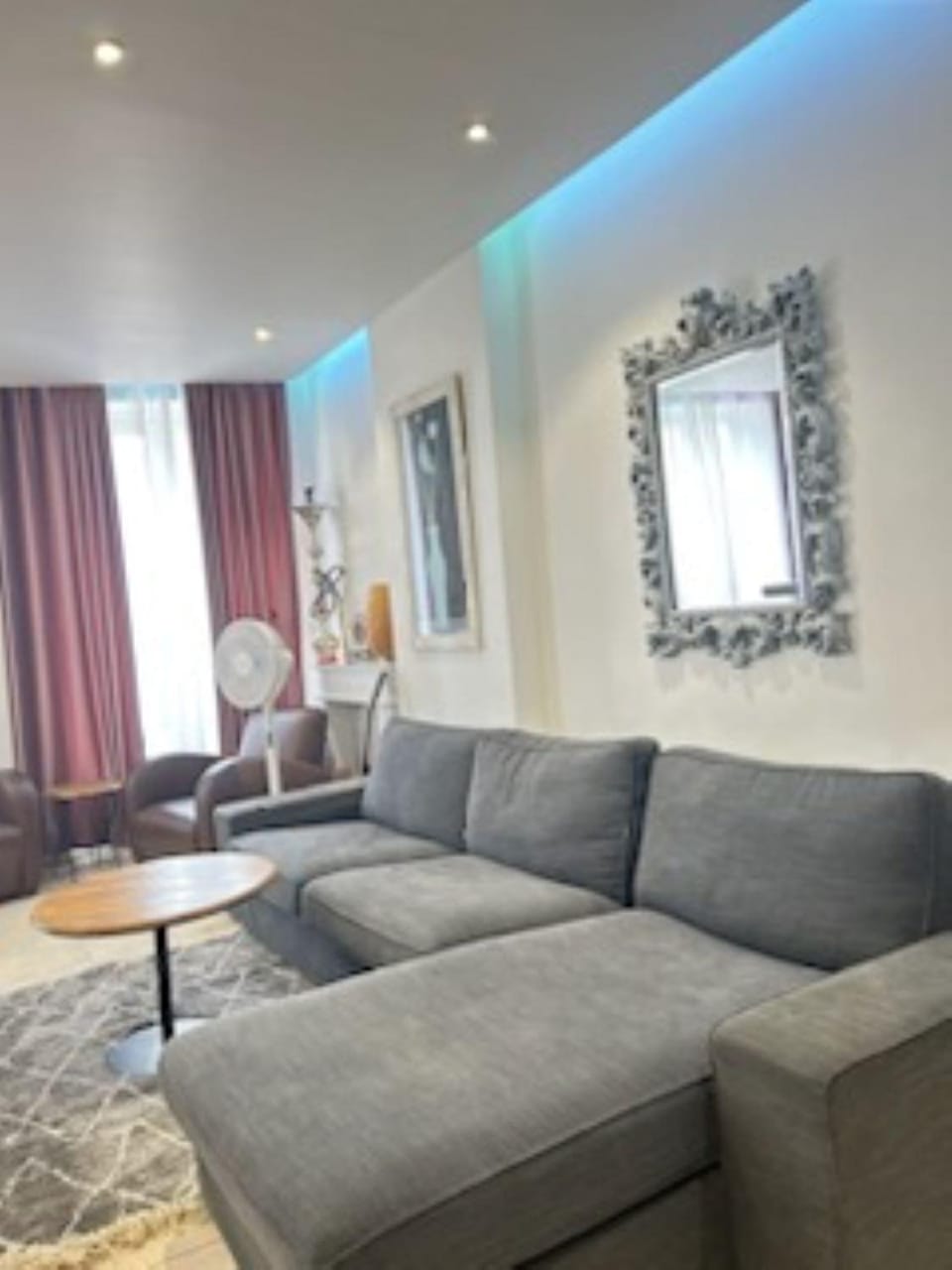 Living room, Seating area