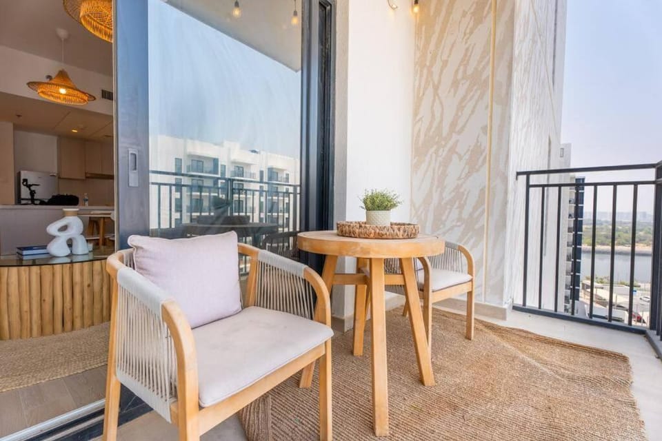 View (from property/room), Balcony/Terrace, Living room, Seating area