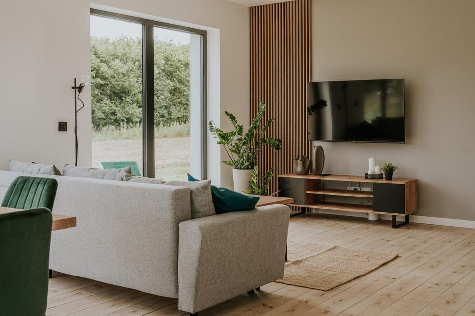 Communal lounge/ TV room, TV and multimedia, Living room, Seating area, Evening entertainment
