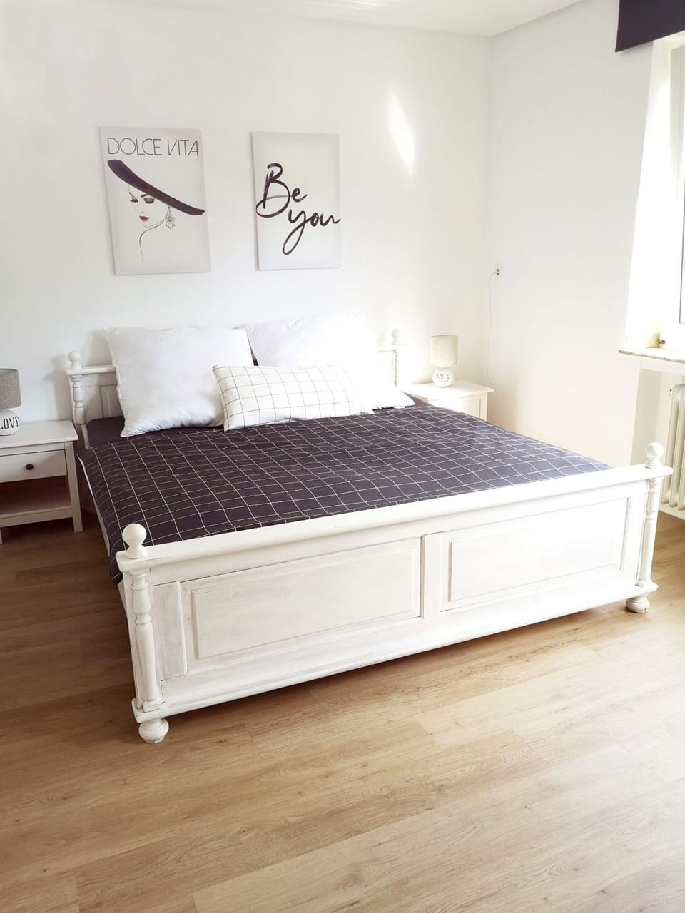 Bed, Bedroom, heating, internet, wardrobe