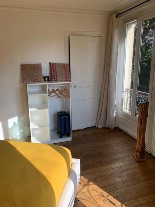 Appartement Haussmanien au coeur du village Montmartre ! Apartment in Paris