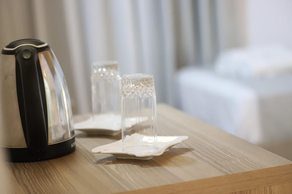 Coffee/tea facilities, Food and drinks