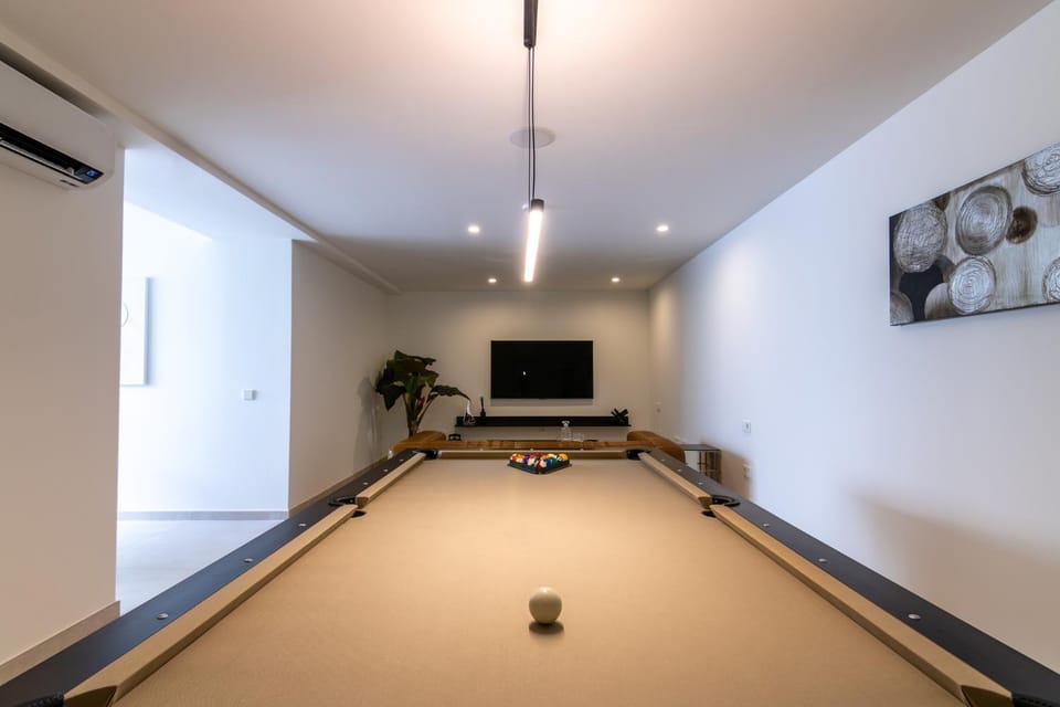 Billiard, Game Room, TV and multimedia