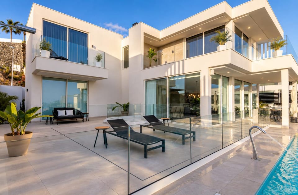 Property building, Day, Balcony/Terrace, Seating area, Pool view, Swimming pool, sunbed