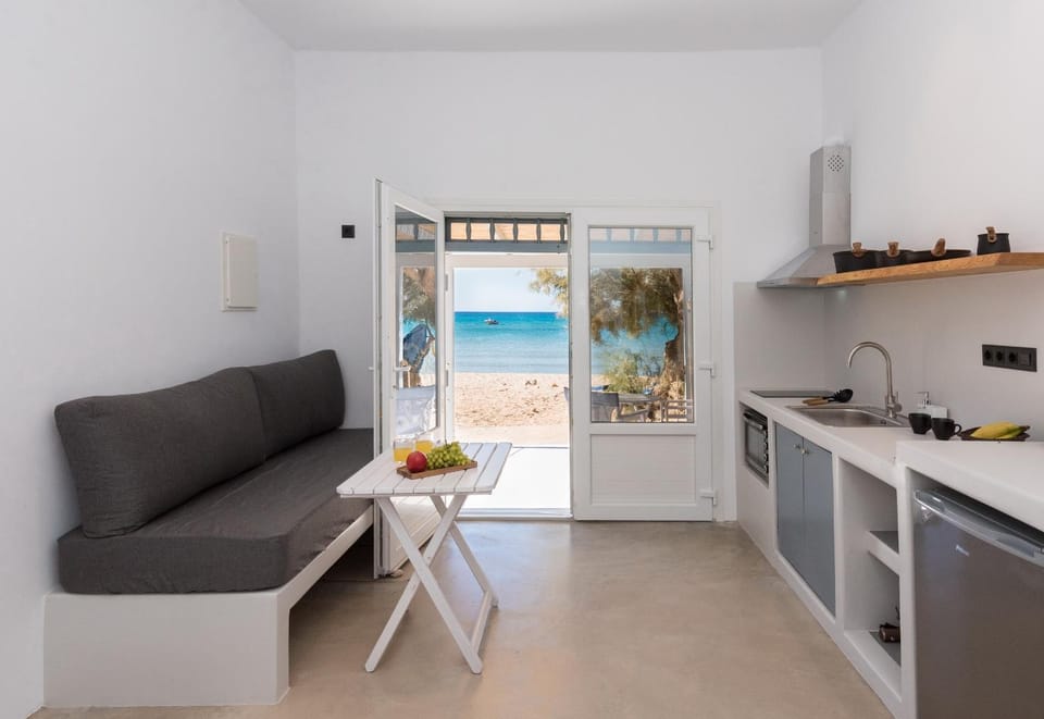 Natural landscape, Kitchen or kitchenette, Dining area, Beach, Sea view