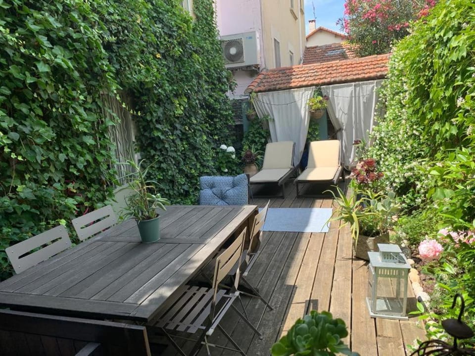 Patio, Spring, Garden, Balcony/Terrace, Dining area, Garden view