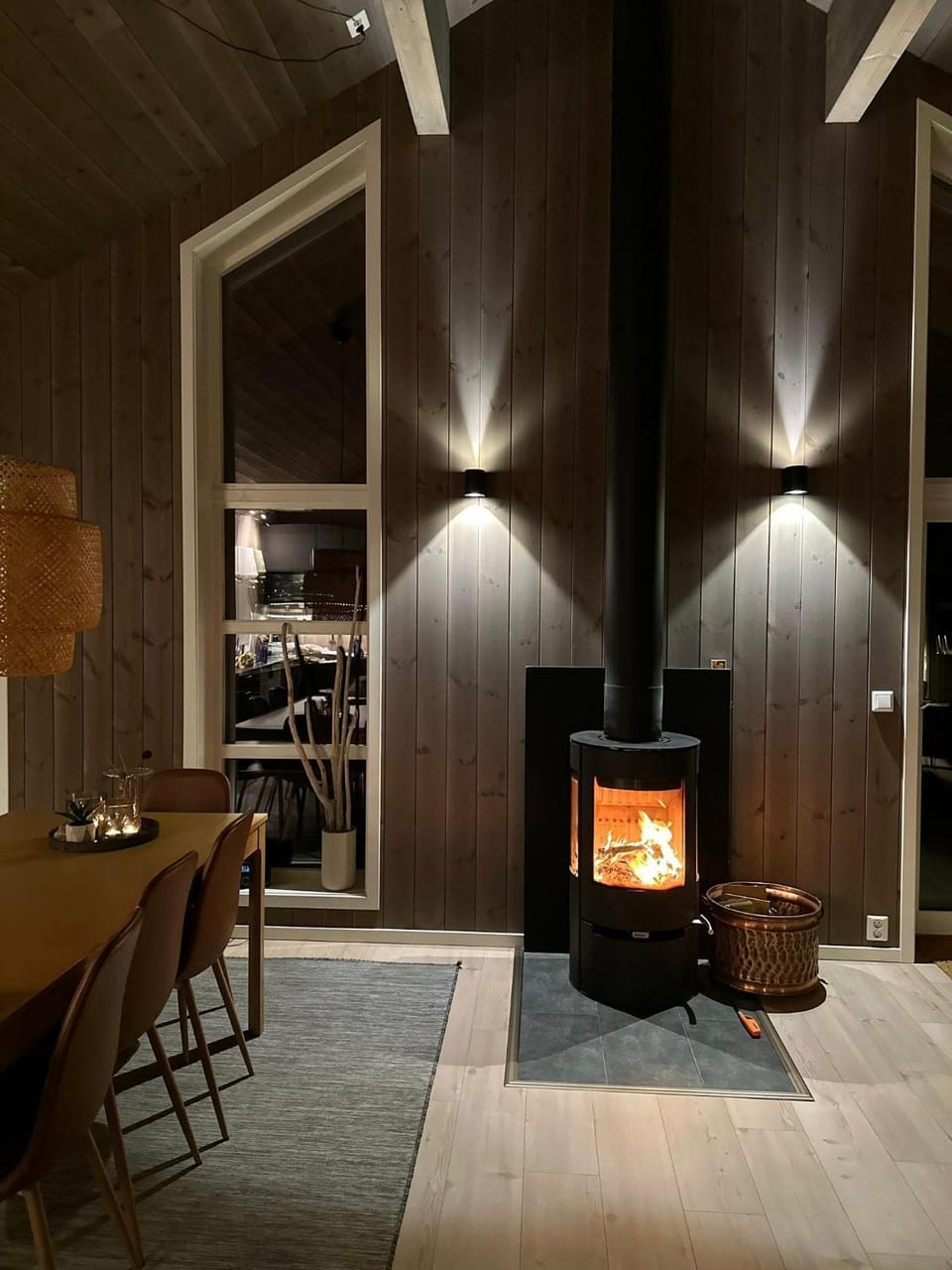 Perfect base in Jølster with stunning views of Lake Jølstravatnet House in Vestland