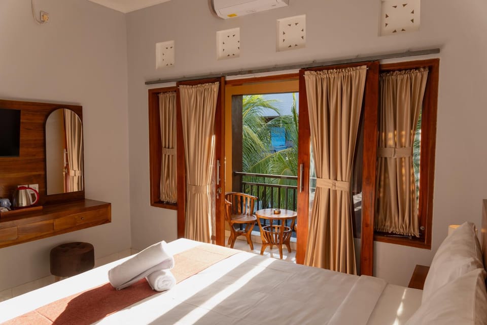 Bed, View (from property/room), Balcony/Terrace, Seating area, Bedroom