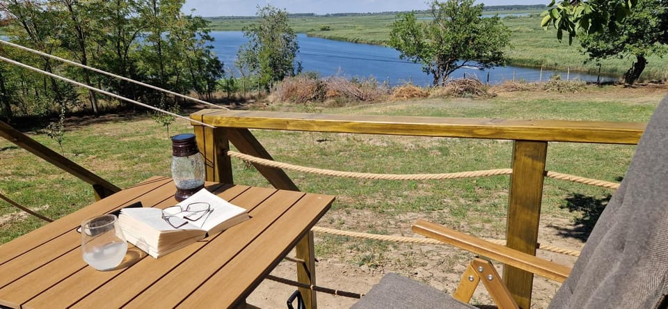 Patio, Natural landscape, View (from property/room), Balcony/Terrace, Balcony/Terrace, Dining area, Lake view, River view