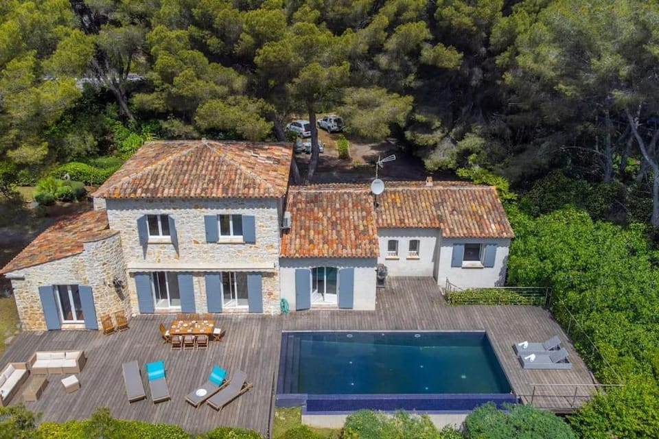Villa, 8 pers, pieds dans l'eau Villa in Saint-Raphael