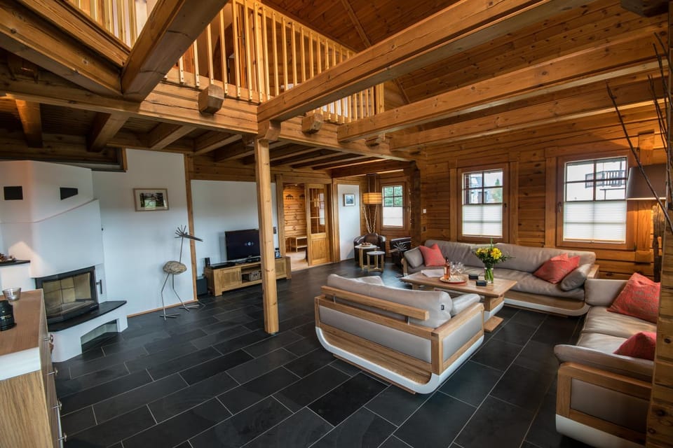 TV and multimedia, Living room, Seating area, Evening entertainment