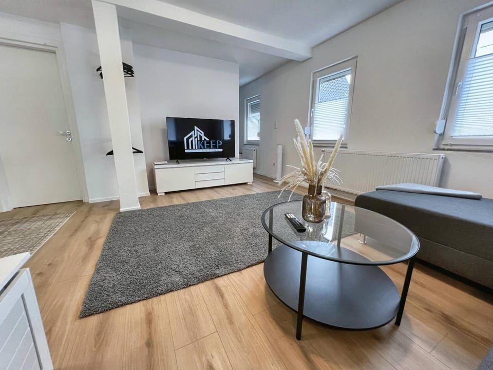 Communal lounge/ TV room, TV and multimedia, Living room, Seating area, Evening entertainment