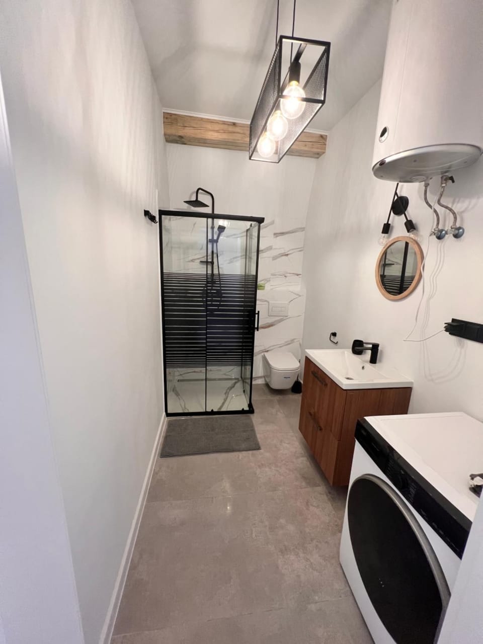 Bathroom, pet friendly, washing machine, dryer
