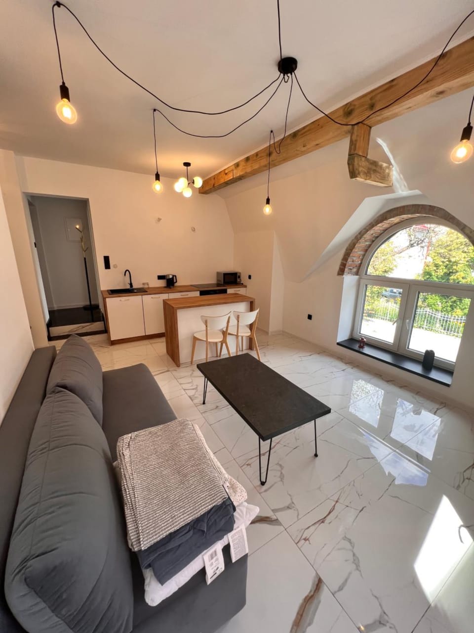 Kitchen or kitchenette, Living room, Seating area, Dining area