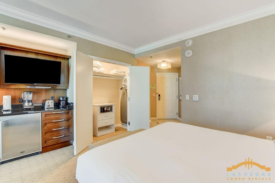 MGM Signature-22-809 F1 Track & Strip View Studio House in Las Vegas Strip