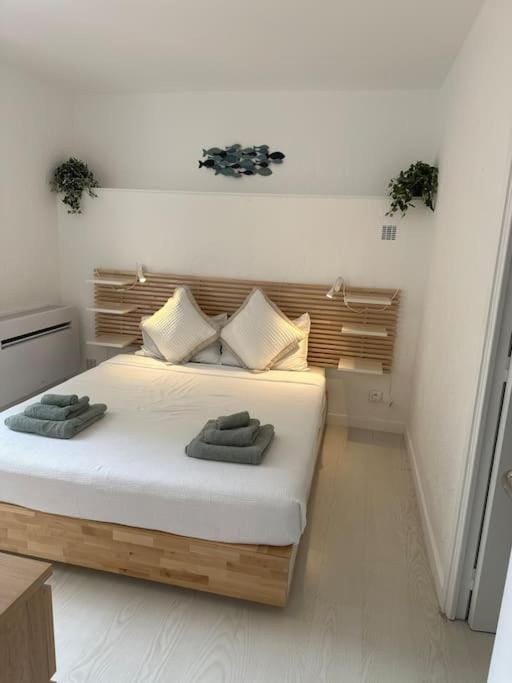 PLATANE - Super central charming flat AC WIFI Apartment in Antibes