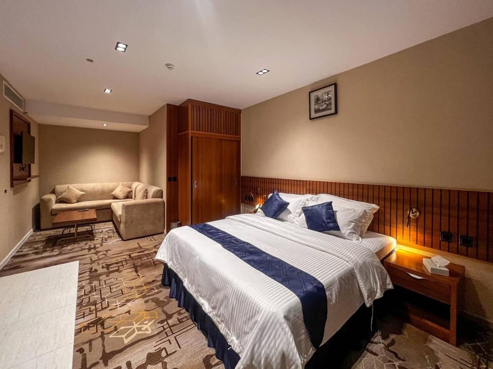 Bed, Living room, Photo of the whole room, Bedroom
