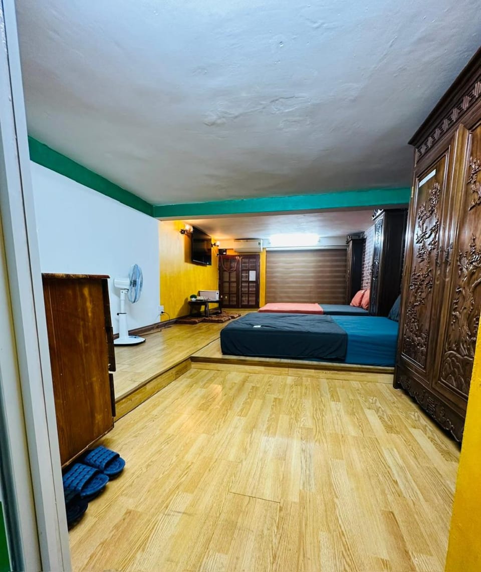 Communal lounge/ TV room, Bed, TV and multimedia, Photo of the whole room, Bedroom