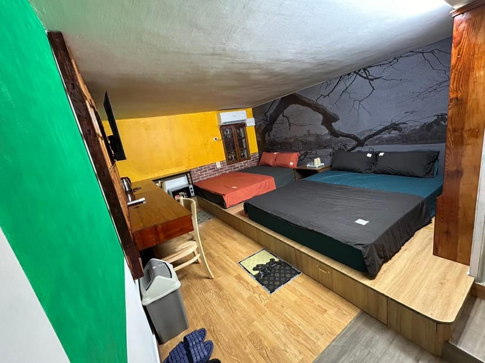 Communal lounge/ TV room, Bed, TV and multimedia, Photo of the whole room, Seating area