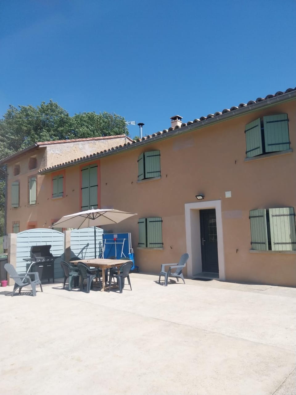 Gîte en campagne des crêtes avec piscine et jacuzzi House in Occitanie