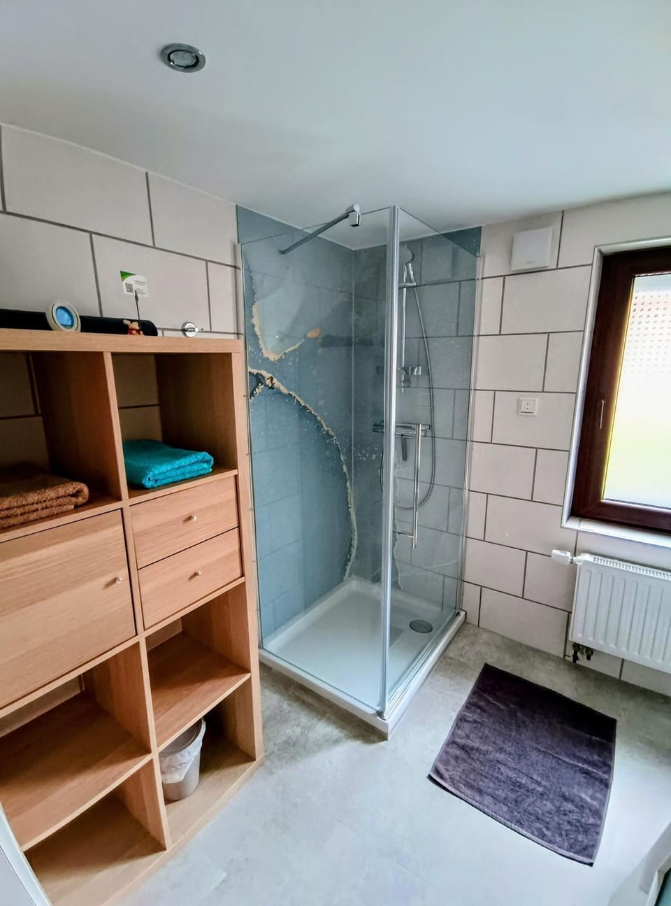 Shower, Bathroom, towels