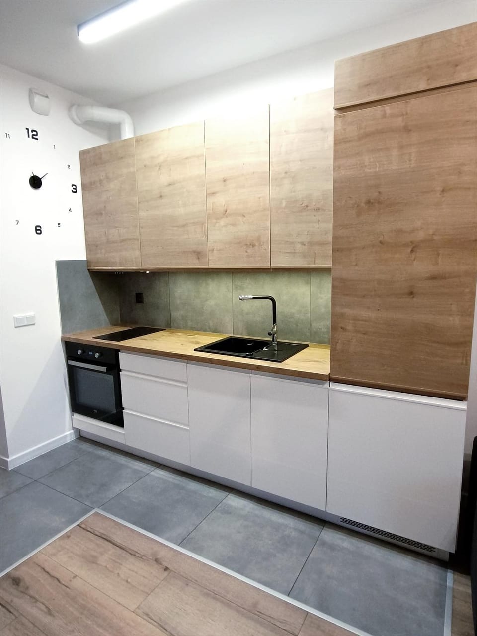Kitchen or kitchenette, oven, stove