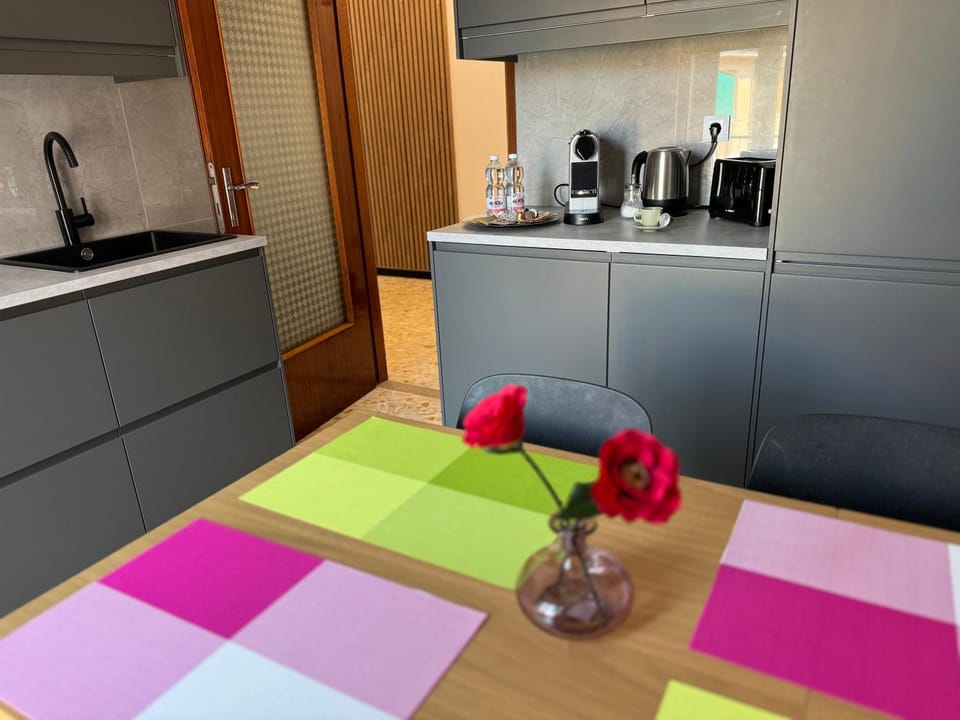 Coffee/tea facilities, Kitchen or kitchenette