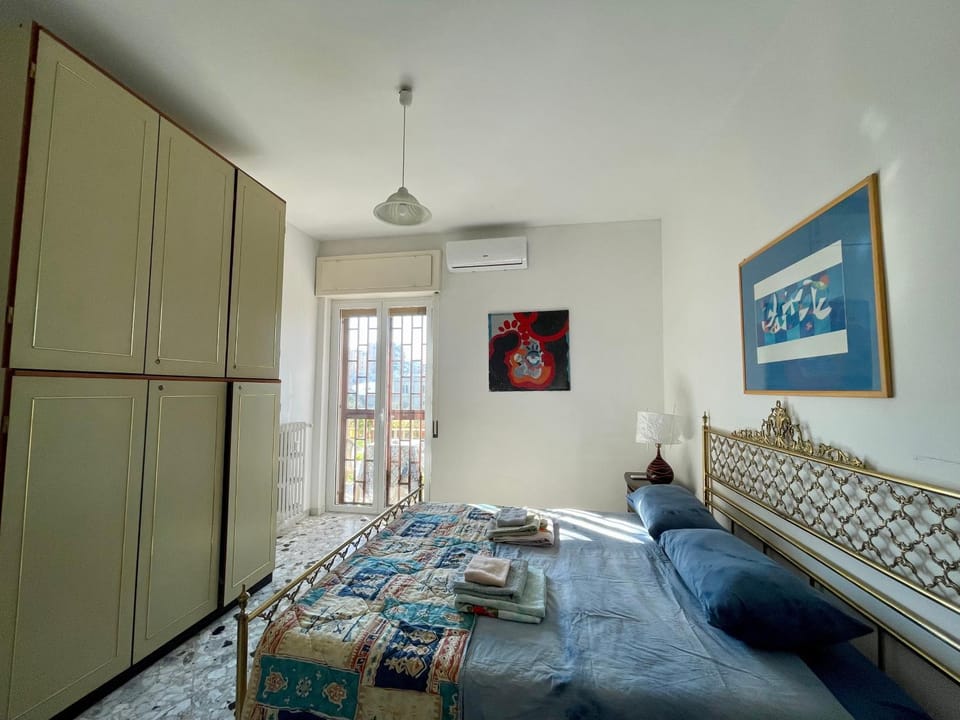 Bed, Photo of the whole room, Bedroom, wardrobe, air conditioner