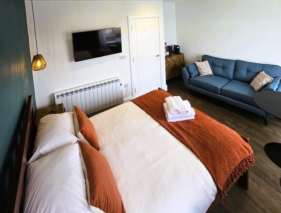 Bed, TV and multimedia