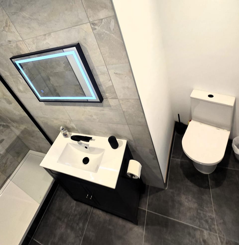 Toilet, Bathroom