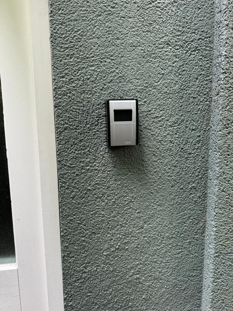 Facade/entrance, safe