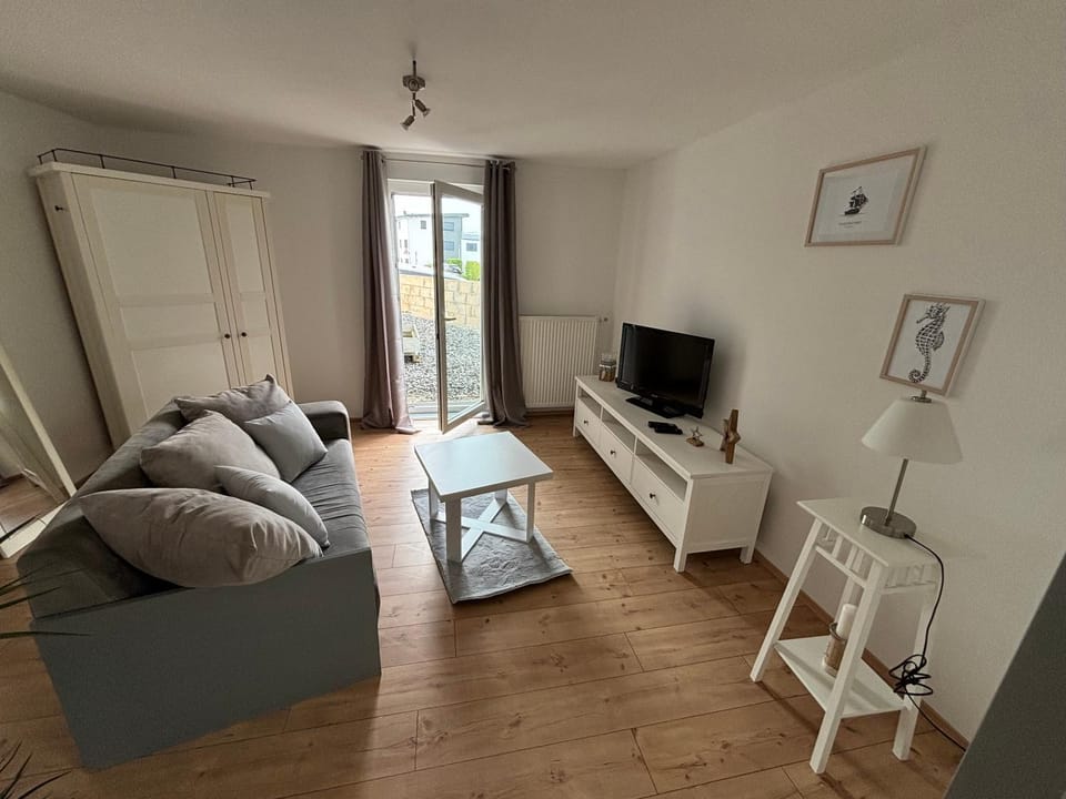 TV and multimedia, Living room, Photo of the whole room, Seating area