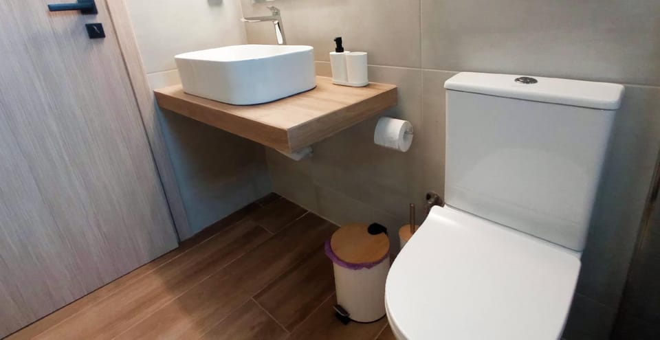 Toilet, Bathroom