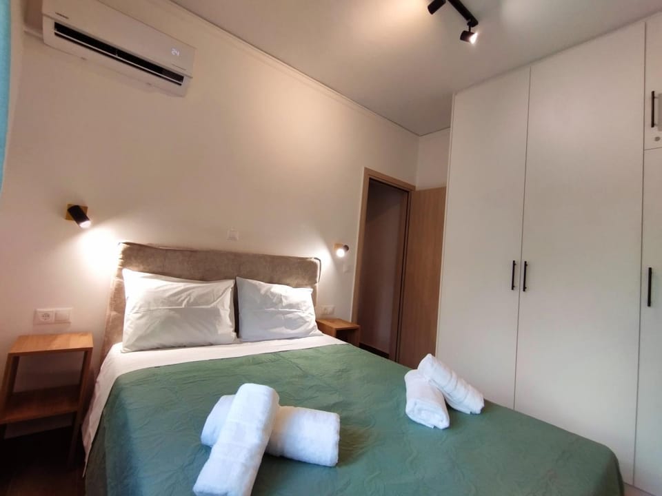Bed, Photo of the whole room, Bedroom, wardrobe