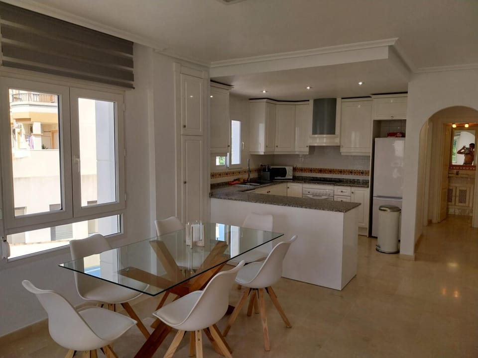 Kitchen or kitchenette, Dining area, dishwasher, oven, stove