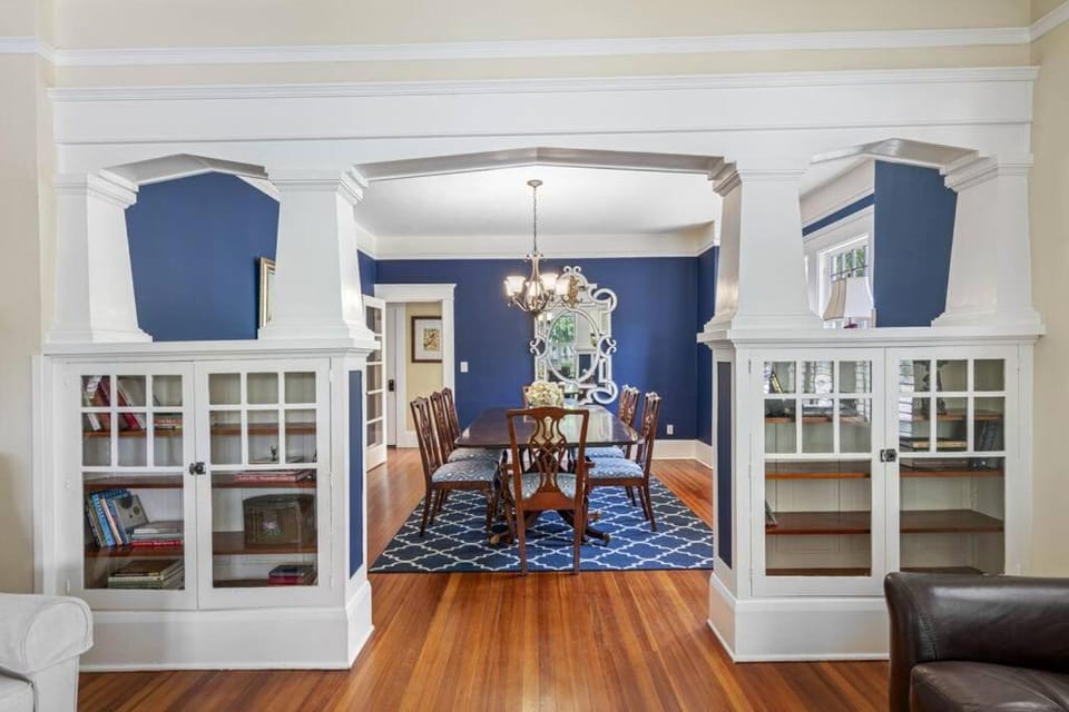 Seating area, Dining area
