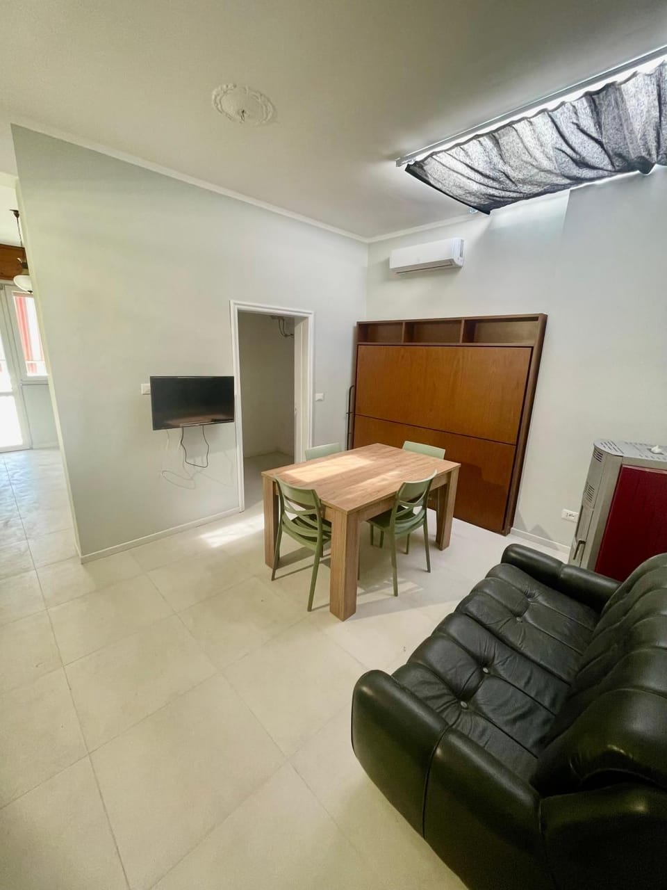 TV and multimedia, Dining area, bunk bed, air conditioner