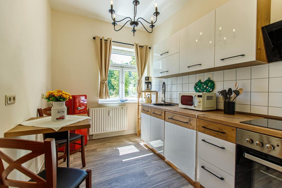 Kitchen or kitchenette, Dining area, dishwasher, oven, stove, kitchen