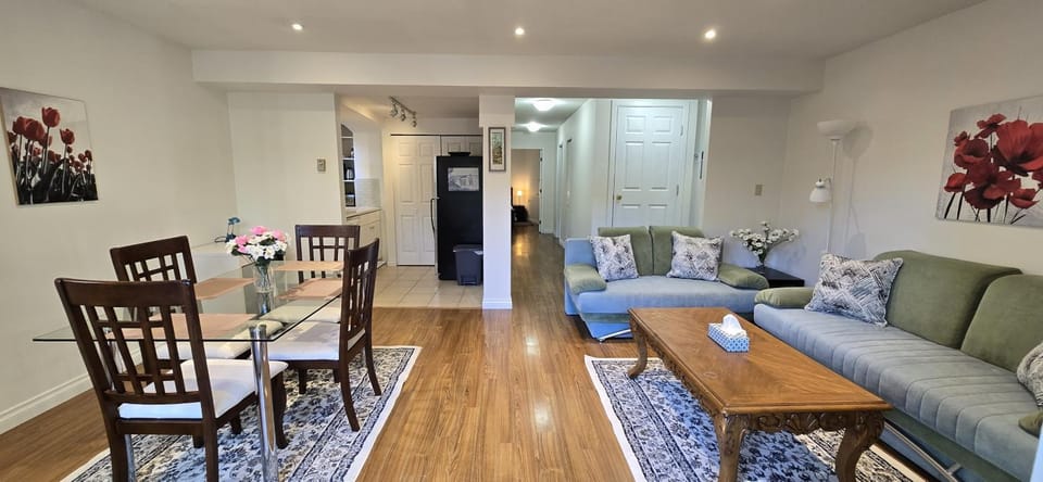 Bright 2 BR, Great Location Apartment in West Vancouver
