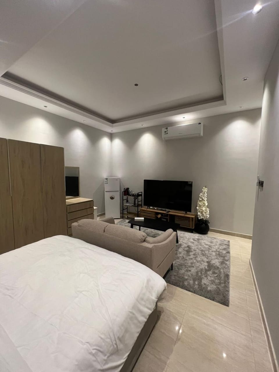 Evening entertainment, Bedroom