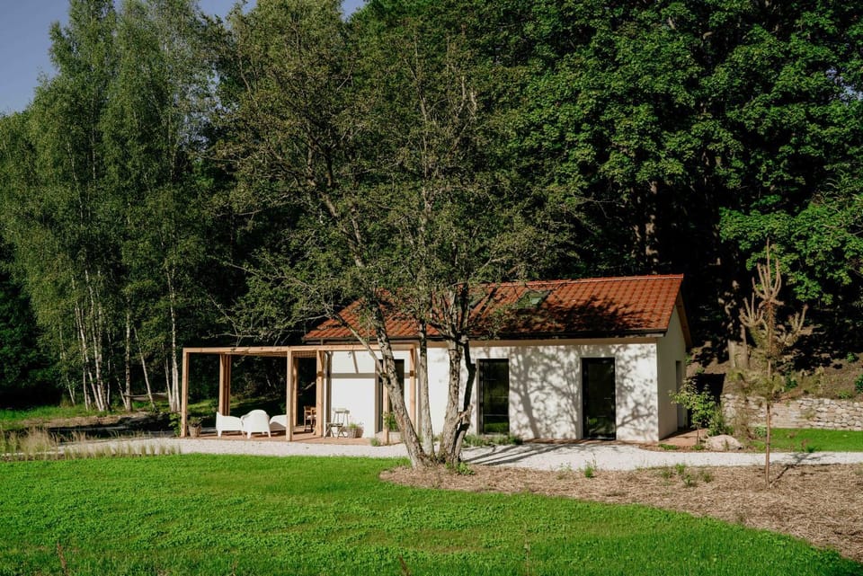 Property building, Spring, Day, Natural landscape, Garden, Garden view