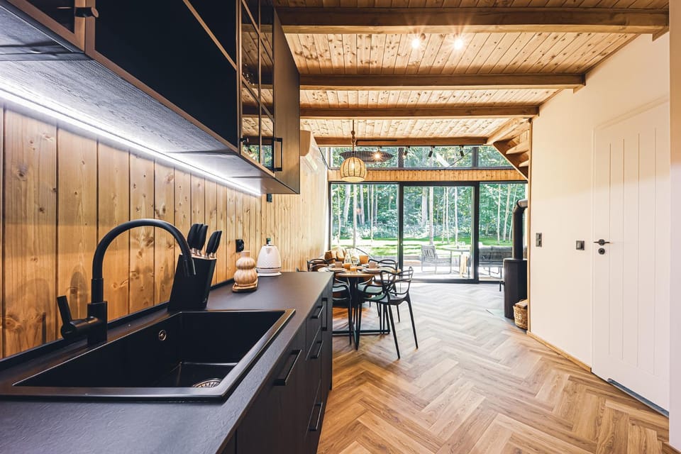 Kitchen or kitchenette, Living room, Seating area, Dining area