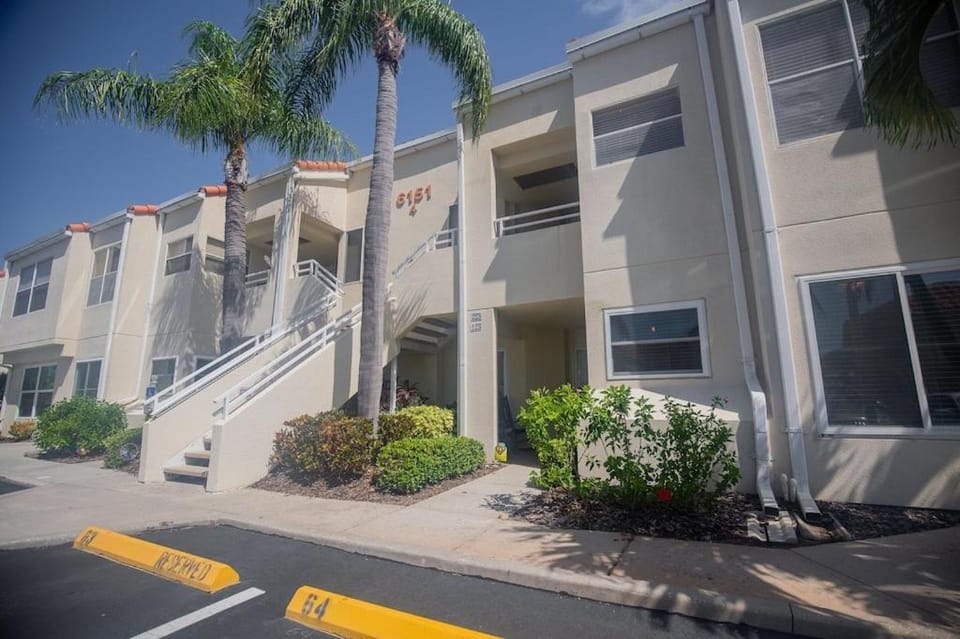 Beautiful and Relaxing Condo min from St Pete beach Discnt available Apartment in Isla del Sol