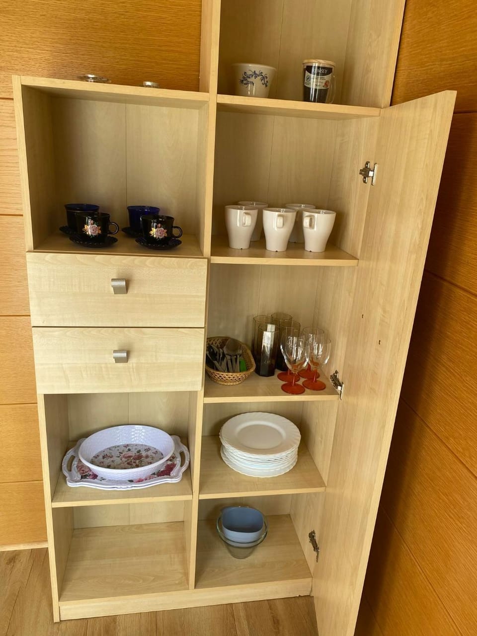 Kitchen or kitchenette, wardrobe