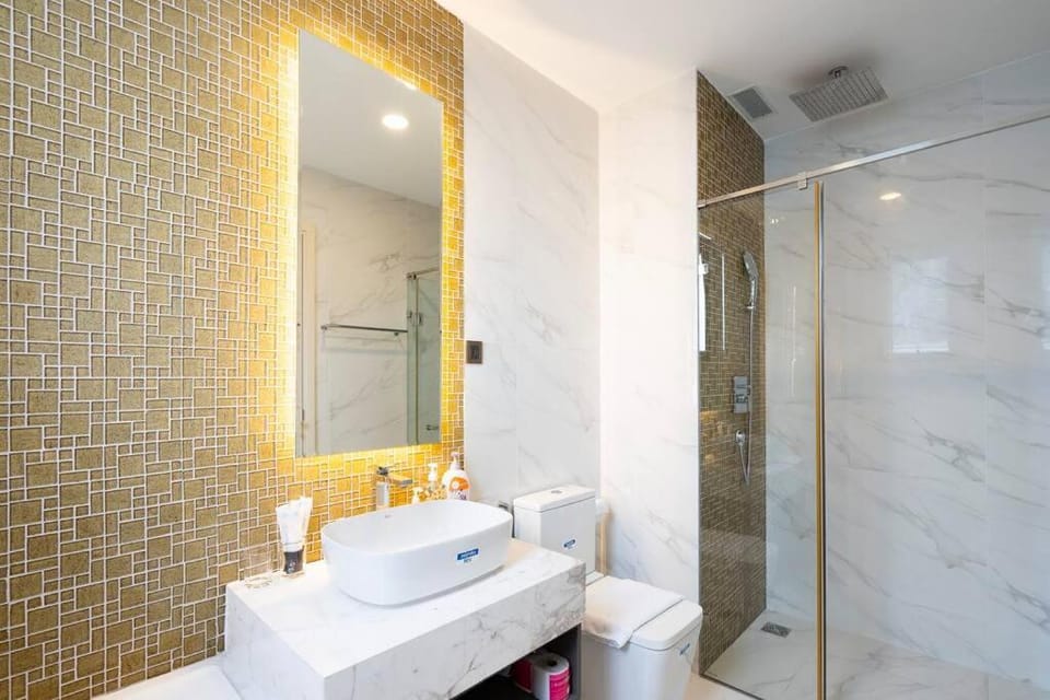The Rixx Gathering Apartment D1 pool gym Netflix Apartment in Ho Chi Minh City