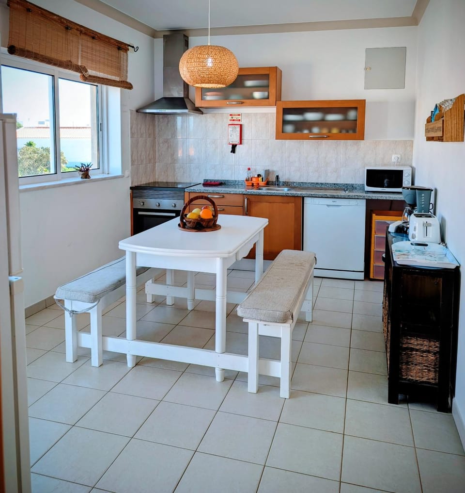 Kitchen or kitchenette, Dining area, dishwasher, oven, stove, toaster