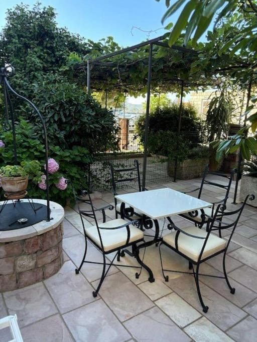 Patio, Day, Garden, Garden view