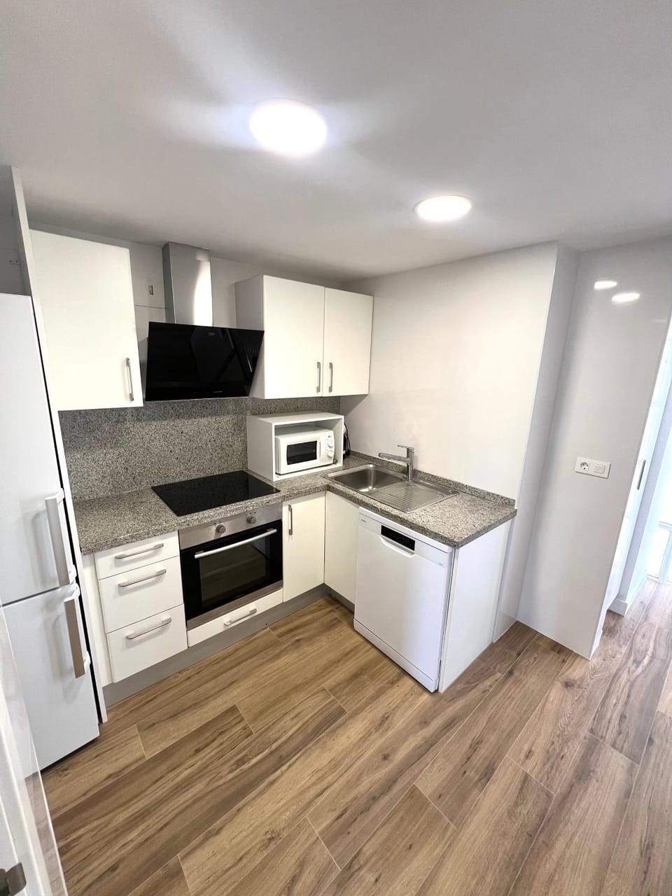Principado ESTHER BENIDORM VACATION RENTALS FROM 11 NIGHTS Apartment in Benidorm